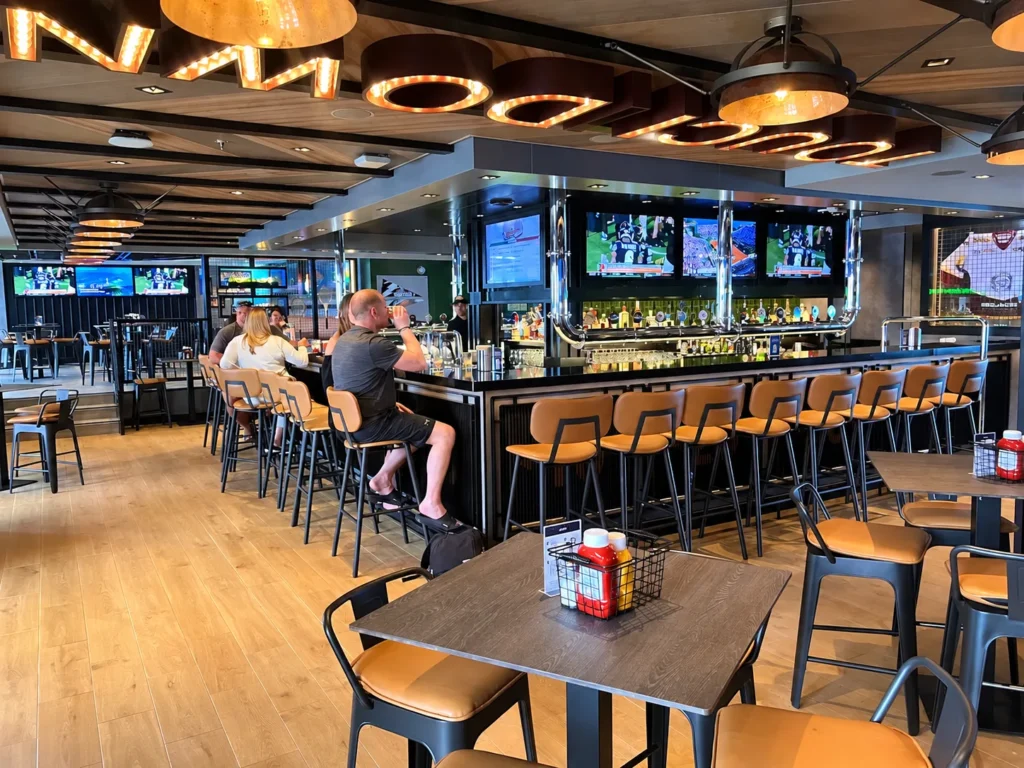 msc yacht club Sports bar