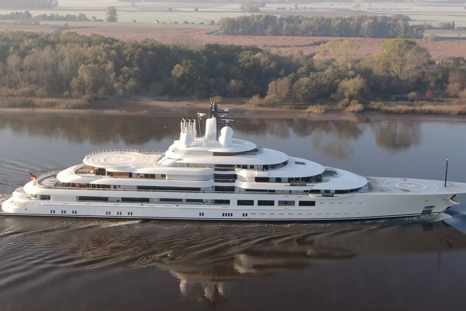 Scheherazade megayacht at sea